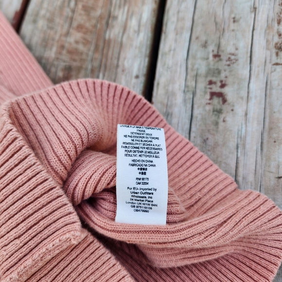 Intimately Free People Ribbed Knit Cotton Tank in Pink EUC - Picture 5 of 5